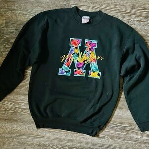 Vintage 90s U of M/Michigan/UMich crewneck sweatshirt with fall leaves appliqué